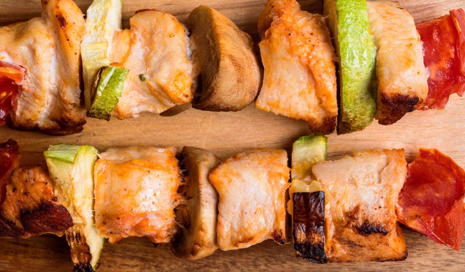 Brochetas de Salmón y Vegetales a la Parrilla
