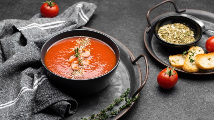 Sopa de Arroz Integral y Tomate para Bajar de Peso